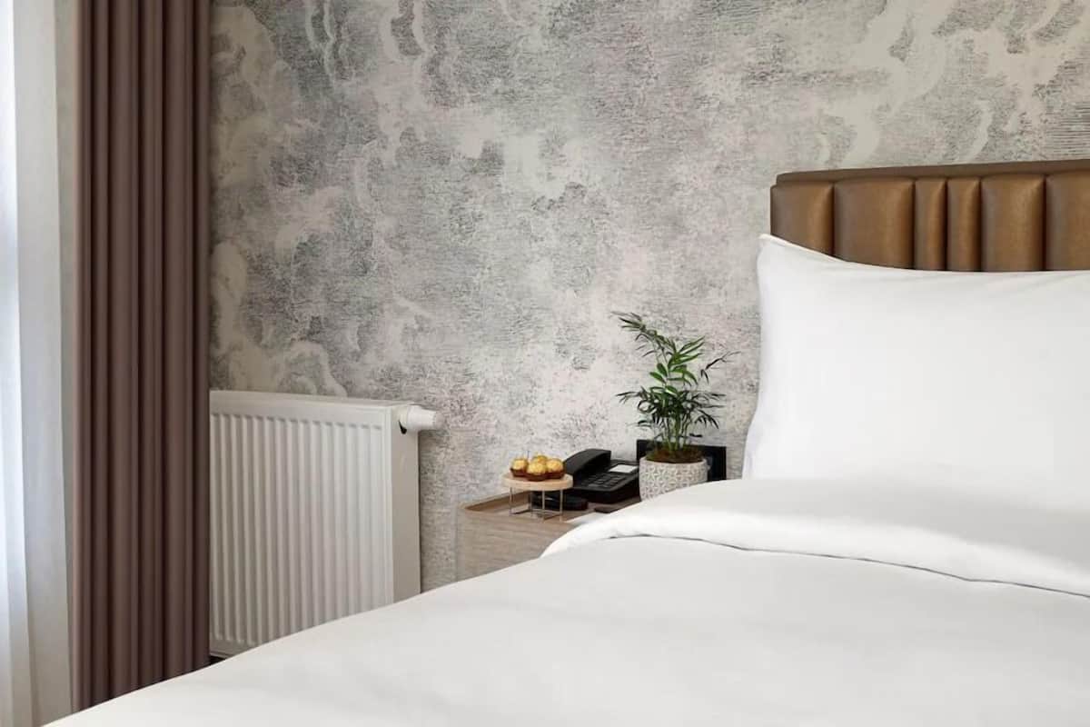 2 bedrooms, Egyptian cotton sheets, premium bedding, down duvets