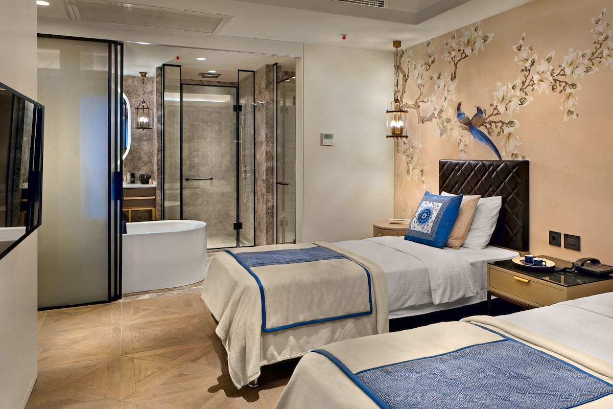 Deluxe Twin Room | 2 bedrooms, Egyptian cotton sheets, premium bedding, down duvets