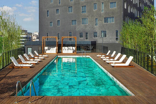 Indoor pool, seasonal outdoor pool, sun loungers
