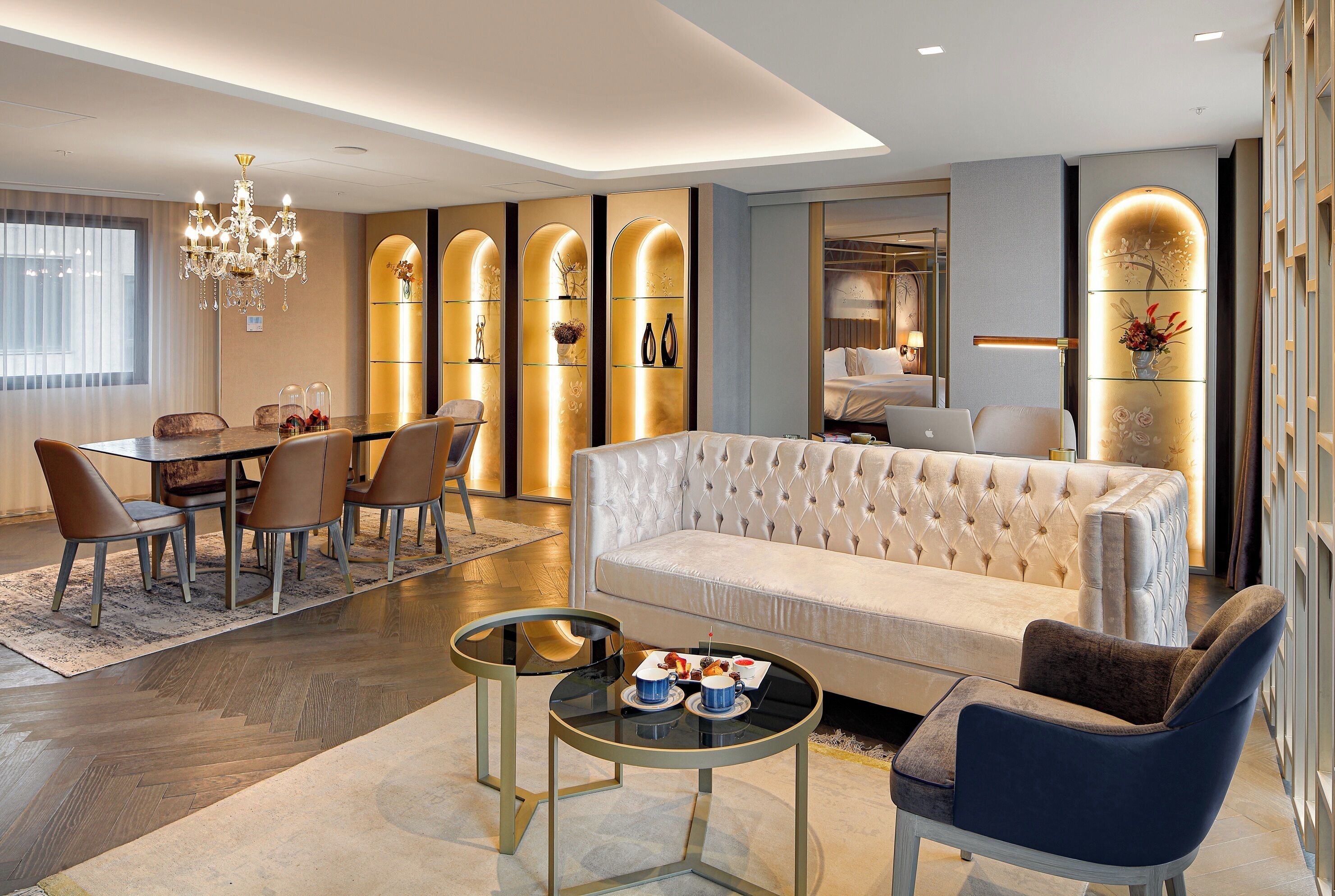 Presidential Suite | 埃及棉床單、高級寢具、羽絨被、房內夾萬