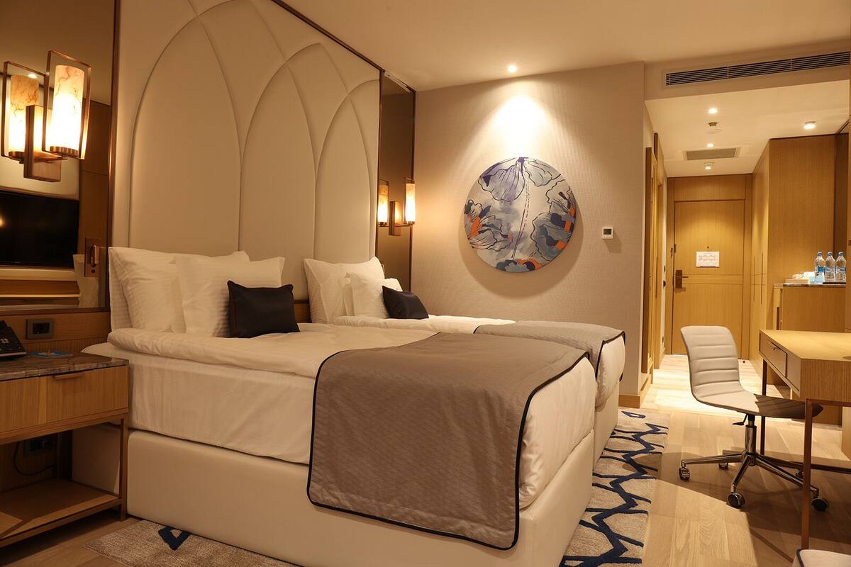 Deluxe Double or Twin Room, Non Smoking, Park View | Minibar, in-room safe, iron/ironing board, free WiFi