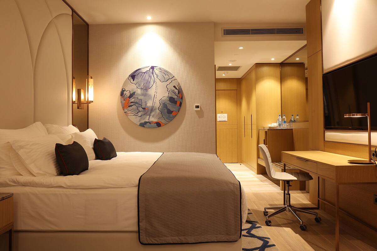 Deluxe Double or Twin Room, 1 Queen Bed, Garden View | Minibar, in-room safe, iron/ironing board, free WiFi