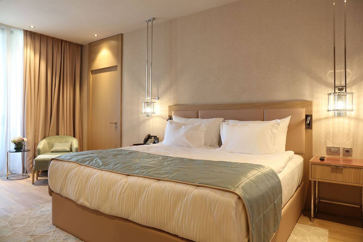 Superior Double or Twin Room, 1 Double Bed, Non Smoking, Harbour View | Minibar, in-room safe, iron/ironing board, free WiFi