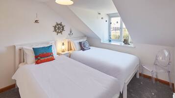 House | 2 bedrooms, iron/ironing board, free WiFi, individually decorated