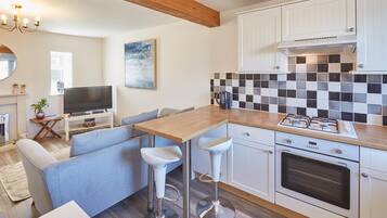 House | Private kitchen | Fridge, microwave, oven, stovetop