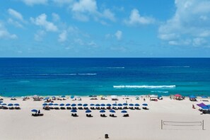 On the beach - Tower 2, 1 bedroom!!! FREE BEACH CHAIRS!!! (Panama City Beach)