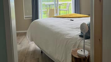 1 habitación, tabla de planchar con plancha, wifi gratis y ropa de cama