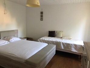 2 Schlafzimmer, Bügeleisen/Bügelbrett, Reisekinderbett, kostenloses WLAN