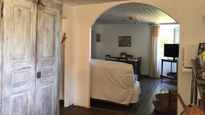 2 bedrooms, iron/ironing board, travel crib, WiFi (free)