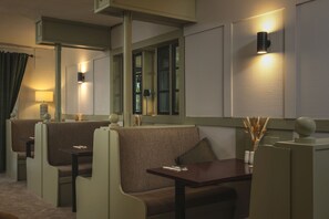 Restaurant - The Inn For All Seasons (Redruth)