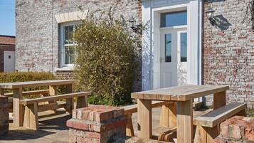 House | Terrace/patio