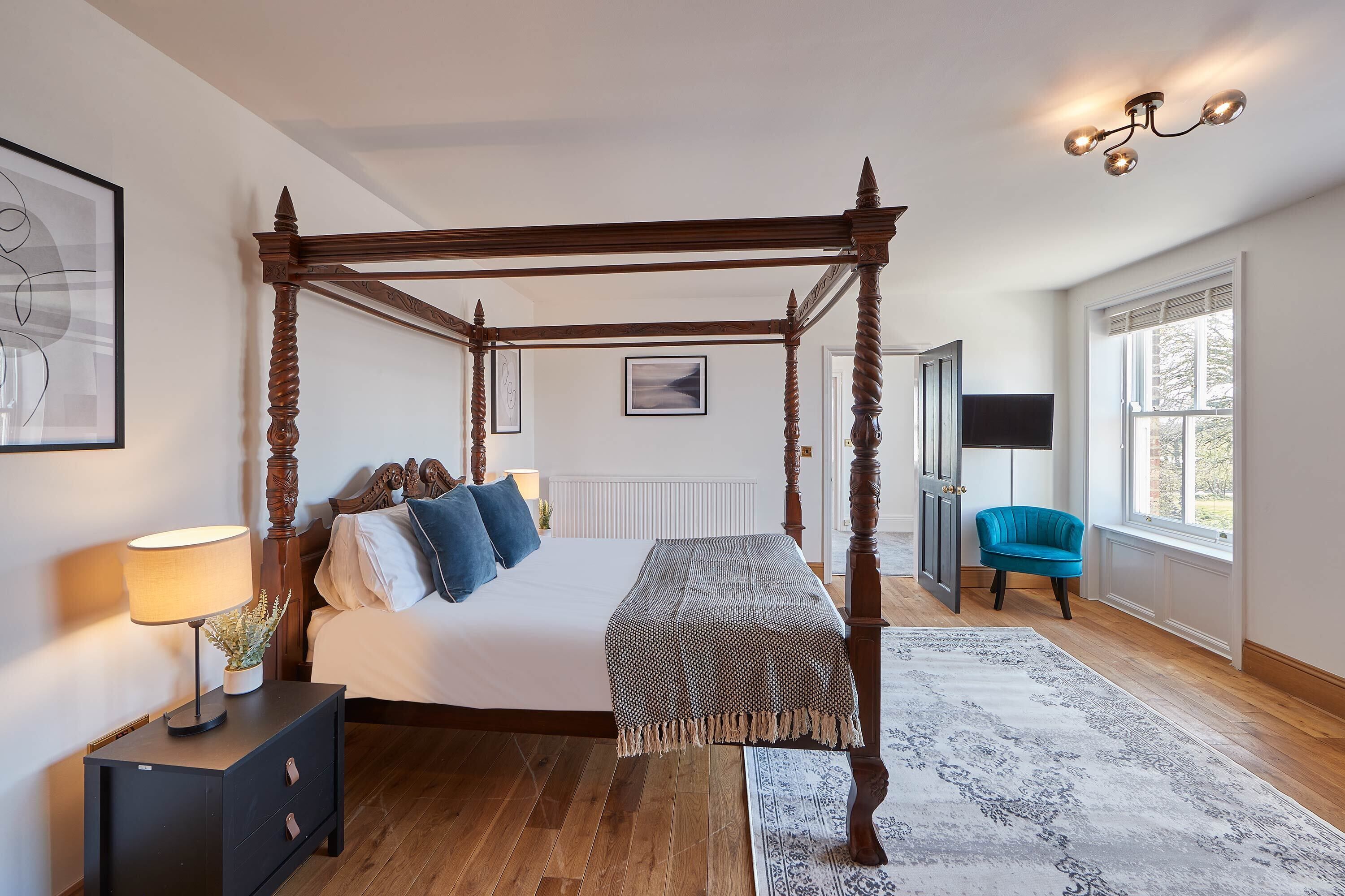 7 عدّة غرف نوم وبديكورات فريدة لكل غرفة وطراز فريد لكل وحدة