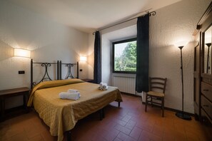 2 Schlafzimmer, Schreibtisch, Reisekinderbett, kostenloses WLAN
