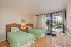 Unclassified image, 5 of 16, button - Located in the desirable Marco Island community of South Seas (Marco Island)