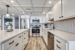 Microwave, dishwasher, coffee/tea maker, toaster