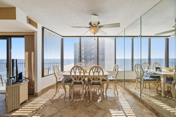 Dining - XPLORIE ACTIVITIES & LINENS INCLUDED*! This 2BR luxury Capri Townhouse has a spectacular view of the Ocean! (Ocean City)