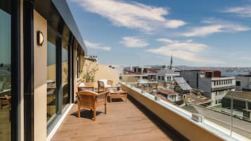 Luxury Room, 1 Bedroom | Balcony view