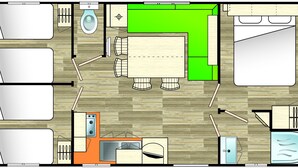 A hotel room layout with a bed, a desk, a chair, a bathroom, and a kitchenette. - Mobil Home 6 Personnes, 3 Chambres et Terrasse Couverte (Boofzheim)