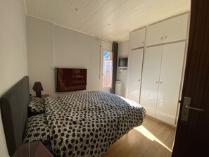 3 bedrooms, iron/ironing board - ArenyE (Arinsal)