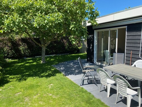 Quiet recreation house in Zeeland with Netflix 2