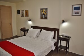 1 bedroom, desk, iron/ironing board, free WiFi - Kripis Studio No7, Pefkohori, without kitchen. (Pefkohori)