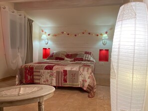 4 chambres, fer et planche à repasser, lit parapluie, Wi-Fi gratuit