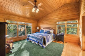 3 makuuhuonetta, silitysrauta/-lauta, internet, vuodevaatteet