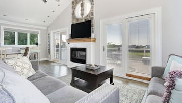 TV connectée, cheminée, espaces bureaux