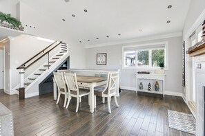 Dining - 5-bedroom vacation home w/ Hot Tub minutes from Atlantic City Casinos. (Brigantine)