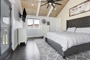 6 bedrooms, desk, iron/ironing board, free WiFi - 5-bedroom vacation home w/ Hot Tub minutes from Atlantic City Casinos. (Brigantine)