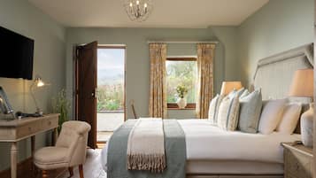 Habitación estándar | Ropa de cama de alta calidad y decoración personalizada