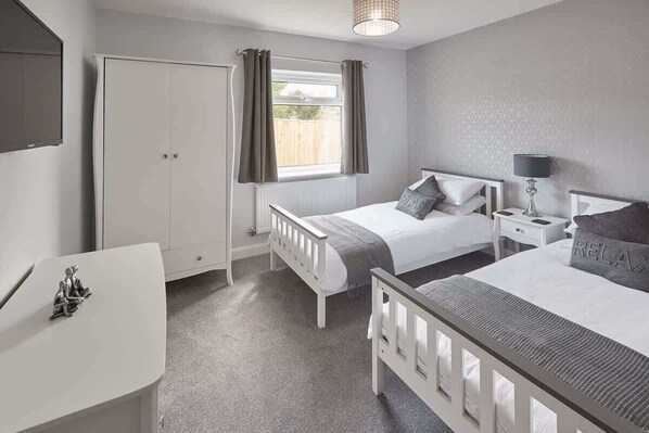 3 bedrooms, iron/ironing board, free WiFi, bed sheets