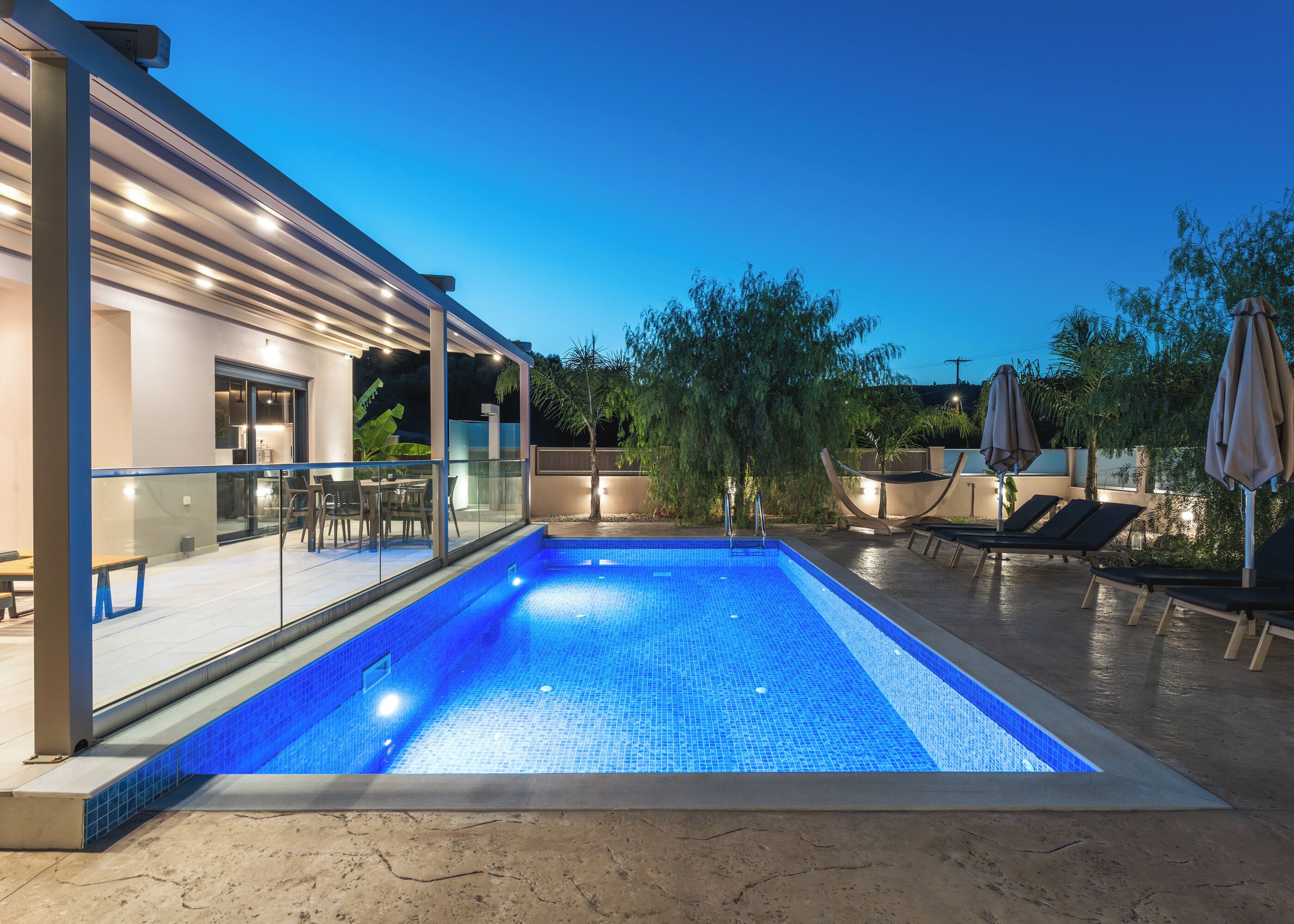 Fassade der Unterkunft – Abend/Nacht