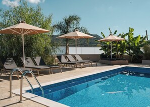 Seasonal outdoor pool - Amelia Residence (Zakynthos)