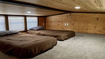 2 bedrooms, free WiFi, bed sheets
