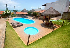 2 outdoor pools, pool loungers