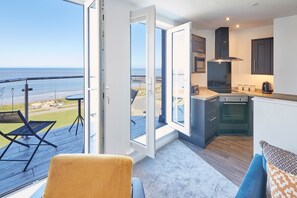 House | Terrace/patio - The Waves (Whitby)