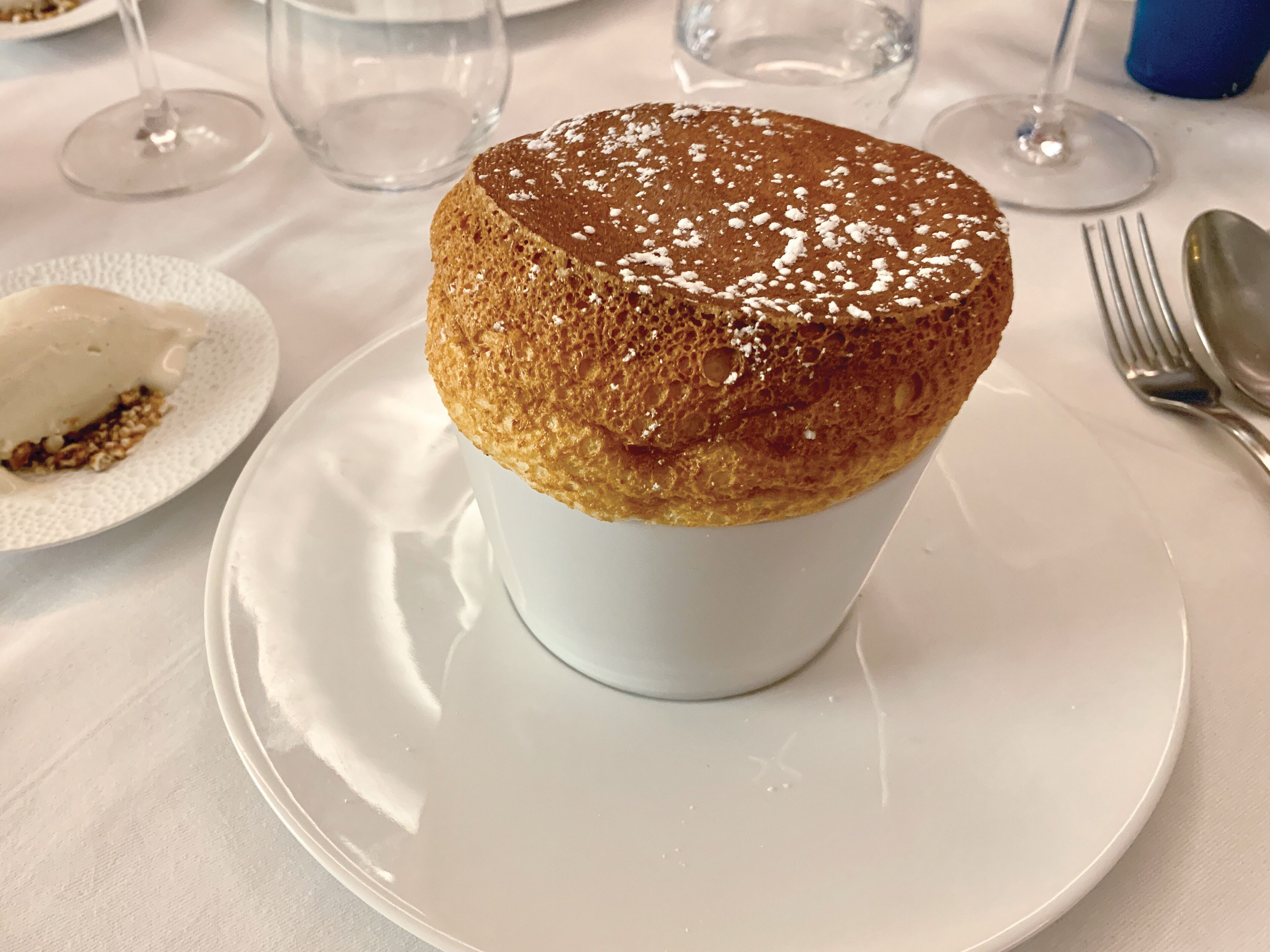 2 restaurants, breakfast, lunch, dinner served; italian cuisine