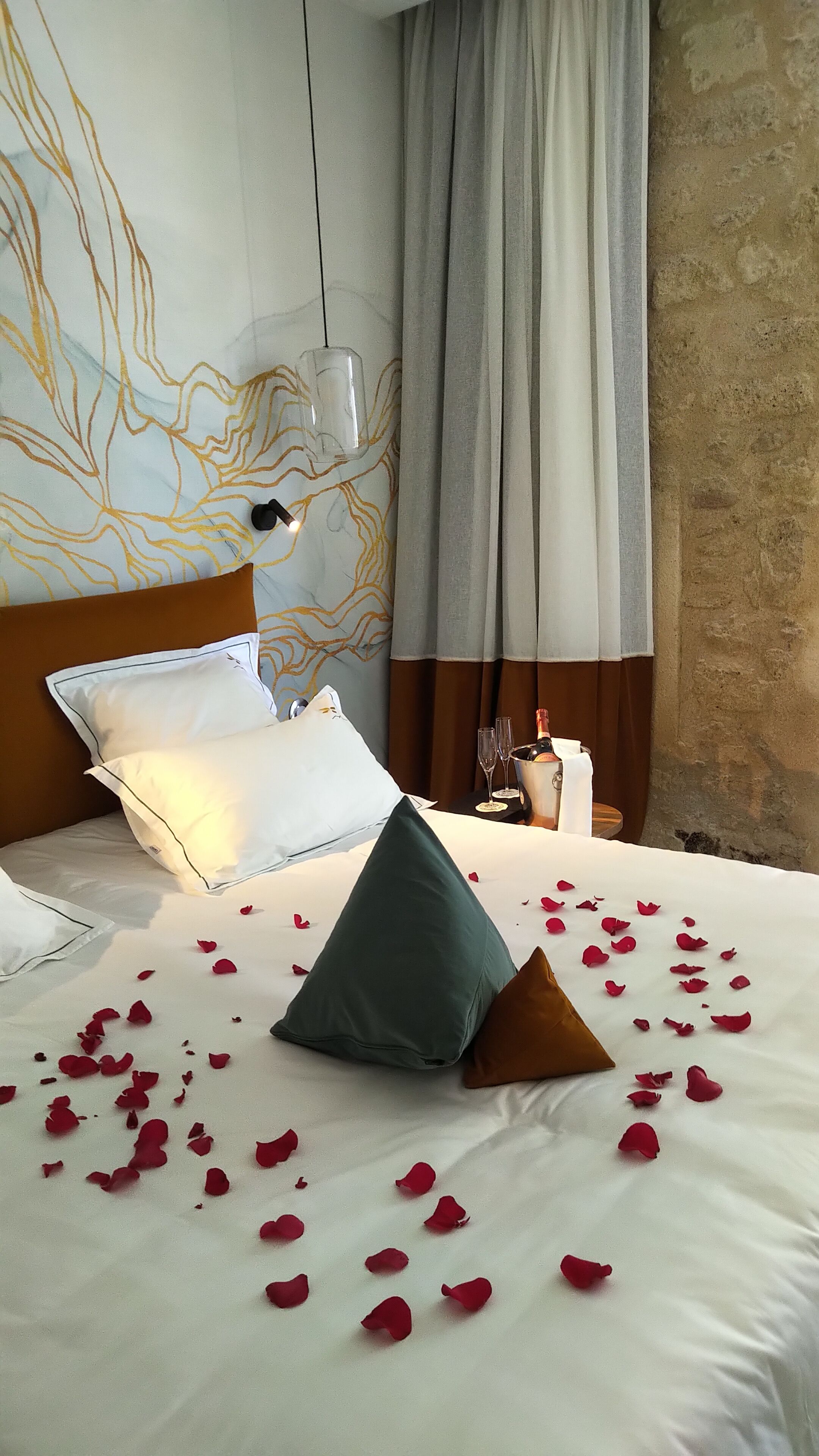 1 bedroom, egyptian cotton sheets, premium bedding, pillow-top beds