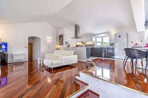 Smart TV, fireplace, video games