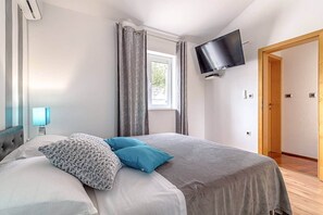 3 chambres, fer et planche à repasser, Wi-Fi gratuit, draps fournis