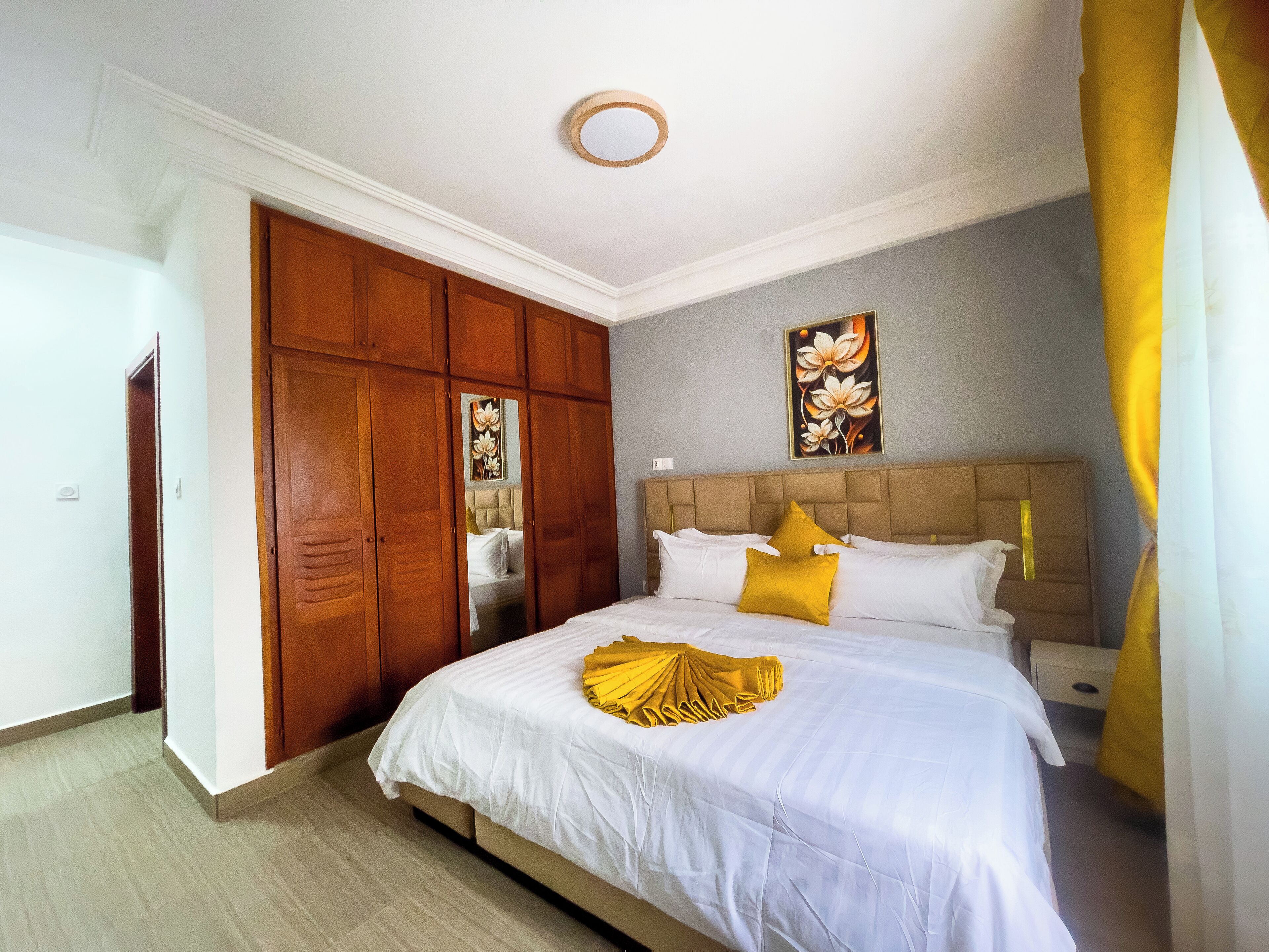 1 chambre, coffres-forts dans les chambres, fer et planche à repasser