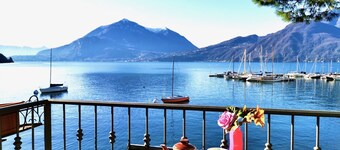 Nestled in the picturesque surroundings of Lake Como lies a stunning apartment, perfect for an idyllic getaway. Located a short walk from Bellano Tartavalle Terme station, this apartment boasts two tastefully furnished double bedrooms and a sparkling bat