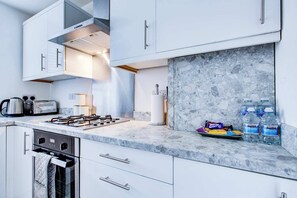 Refrigerador, microondas, horno y tostadora 