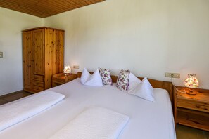 2 makuuhuonetta, vauvan matkasänky, ilmainen Wi-Fi, vuodevaatteet