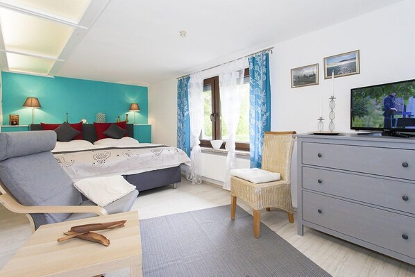 2 makuuhuonetta, silitysrauta/-lauta, ilmainen Wi-Fi