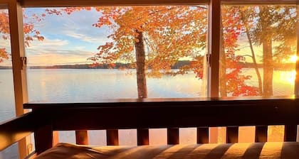 Sunrise Views Cabin with AC, Game Room & Bar