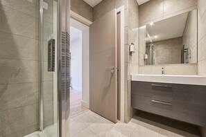 House | Bathroom | Shower, towels - Berkano The Merchants Quarters (Whitby)