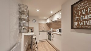 Hus | Eget kök | Kylskåp, mikrovågsugn, ugn och spishäll
