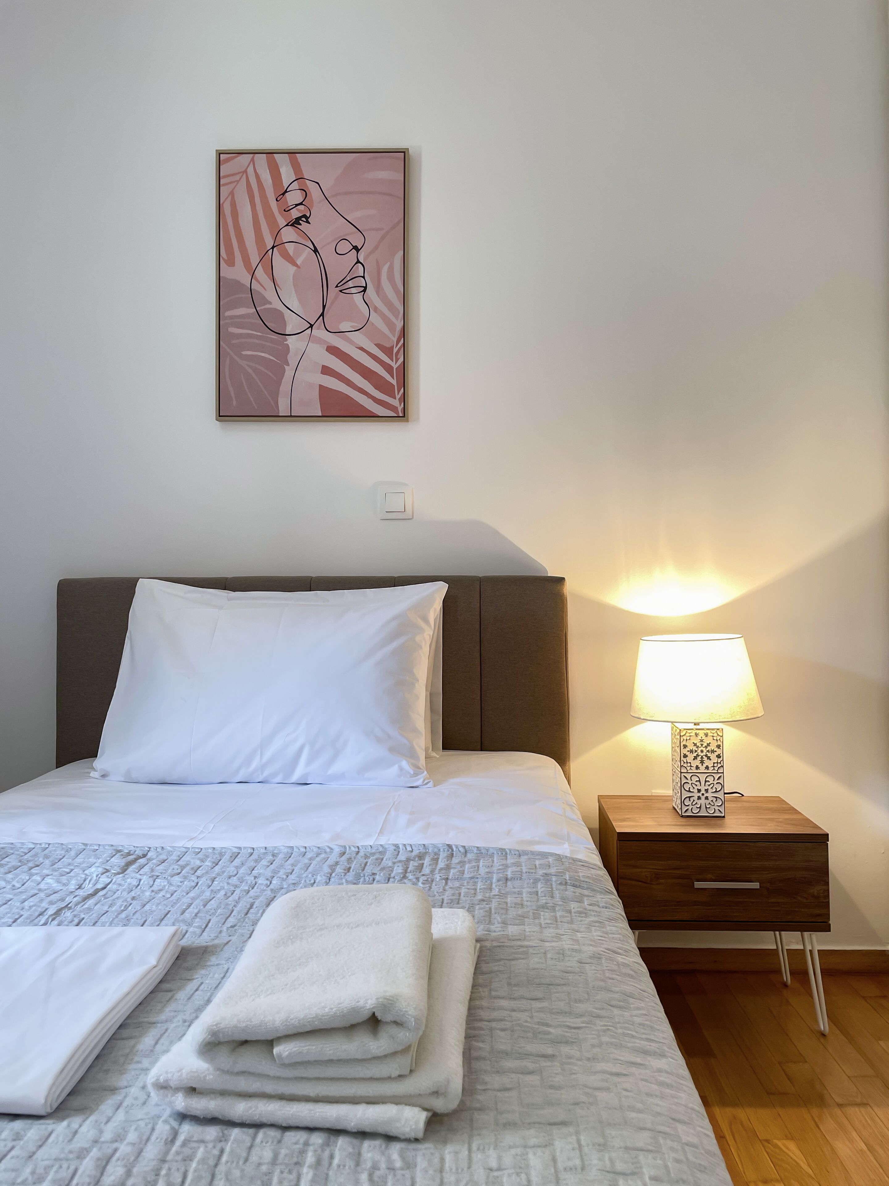 2 habitaciones, tabla de planchar con plancha y wifi gratis 